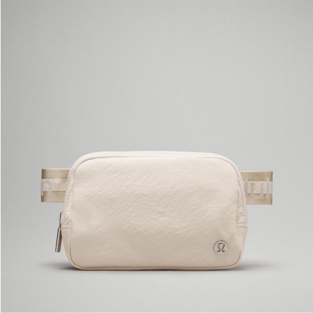 NWT- Lululemon- Everywhere Belt Bag W/ Wordmark Strap- Cream/Beige/Off White